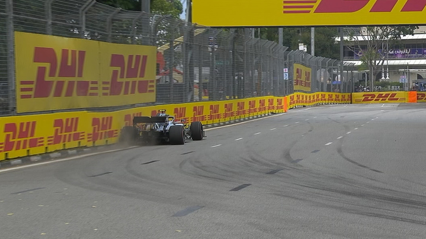 FP1: Bottas is first to brush the Singapore walls