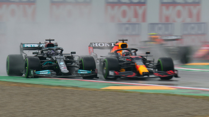 2021 Emilia Romagna Grand Prix: Verstappen overtakes Hamilton at race start