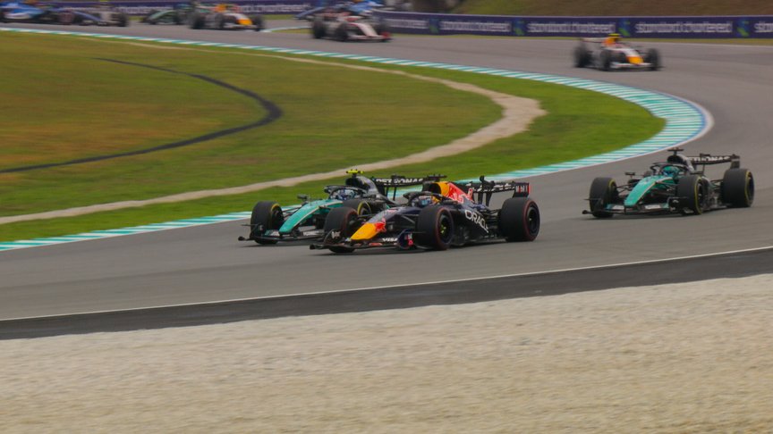 2026 Bahrain Grand Prix: Verstappen retakes the lead on the Safety Car restart