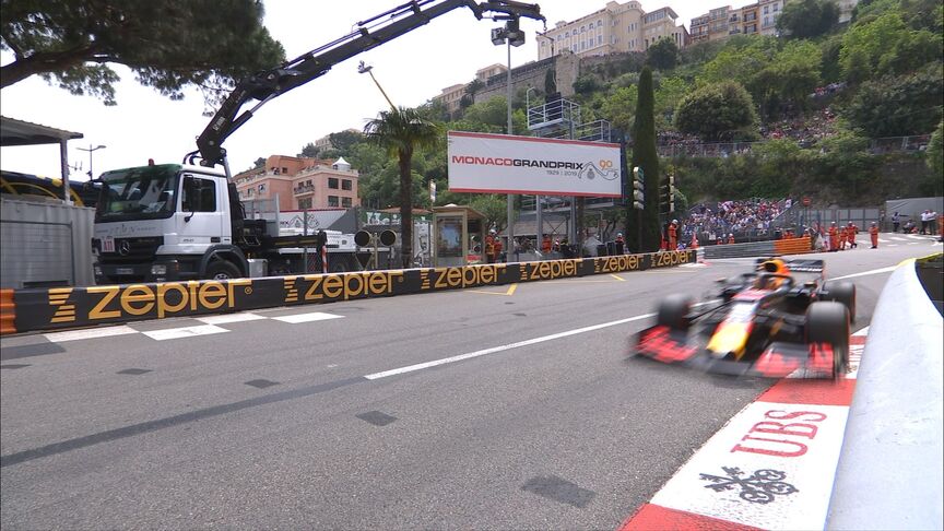 FP3: Verstappen clouts the barriers through final turn