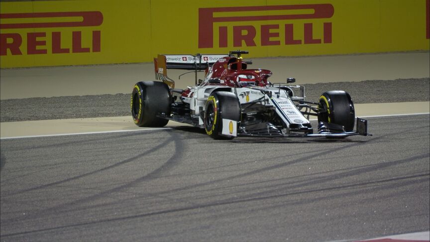 FP2: Cold tyres catch out Raikkonen on first out-lap?