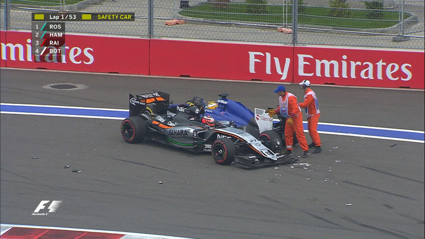 Race breaking news: First lap crash brings out safety car