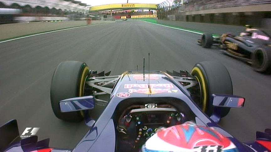 Brazil 2015 - Verstappen passes Maldonado