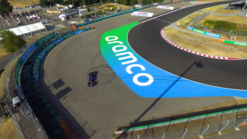 2022 Hungarian GP FP2: Alex Albon locks up and spins off at Turn 1