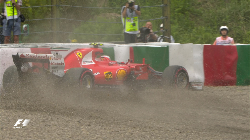 2017 Japanese Grand Prix FP3: Raikkonen crashes out at Degner