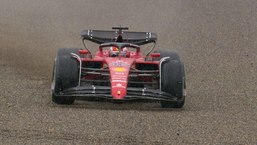 2022 Japanese GP FP1: Leclerc flies into gravel at Spoon