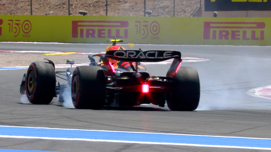 2022 French GP FP1: Pérez flat spots his tyres in big Turn 4 spin