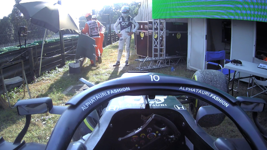 2021 Italian GP F1 Sprint: Onboard as marshals remove advertising hoarding stuck in Gasly's car after F1 Sprint crash