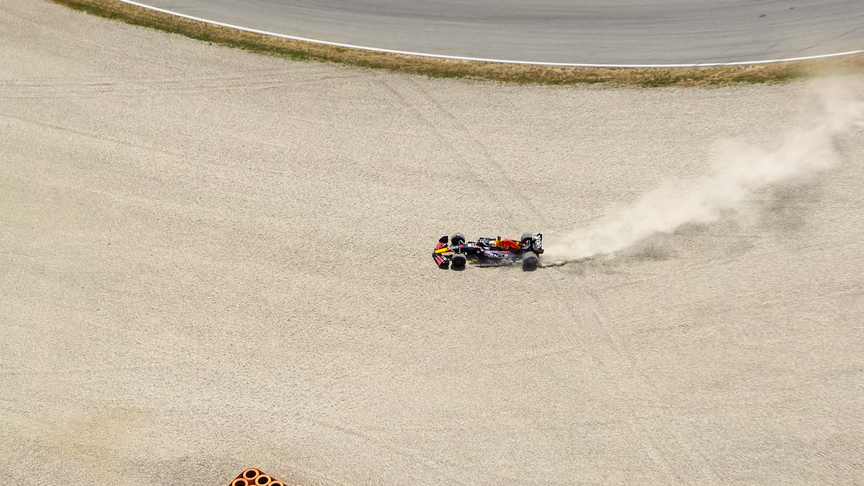 2022 Spanish Grand Prix: Verstappen goes off track from P2