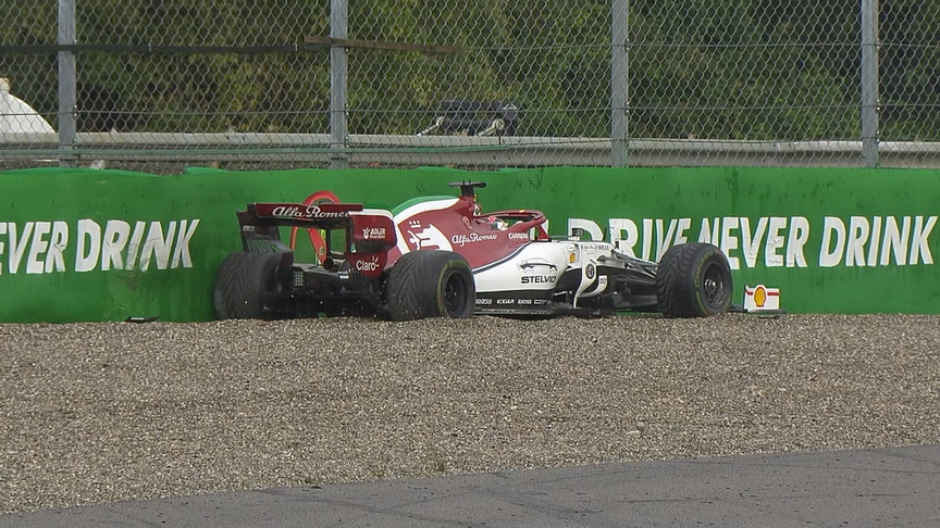 FP1: Red flags after Raikkonen spins at wet Parabolica