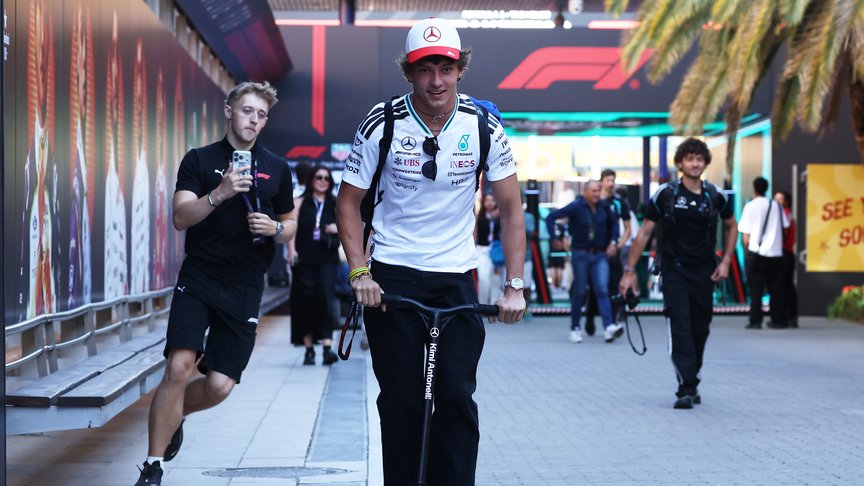 Driver arrivals: Race day in Madrid