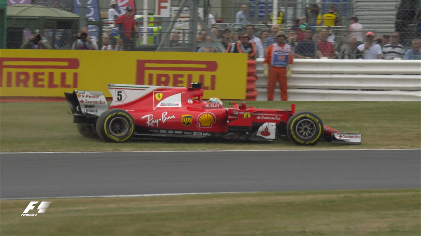 Race: Dramatic end costs Ferrari at Silverstone