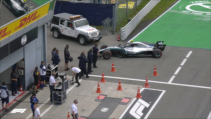 QUALIFYING: Bottas slips up approaching the weighbridge
