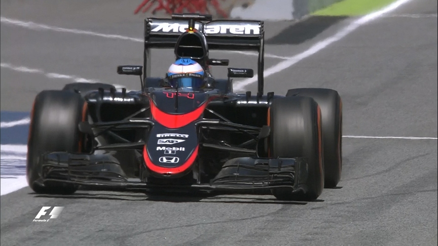 Race breaking news: Alonso retires