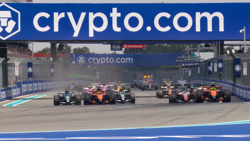2026 Miami GP Sprint: Norris leads off the line as Antonelli drops to P4 on the start