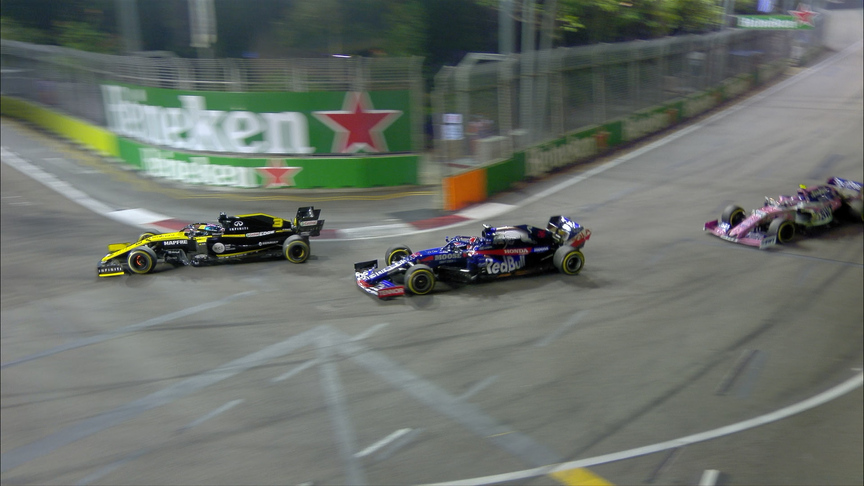 Singapore GP: Kvyat loses two places in a single corner