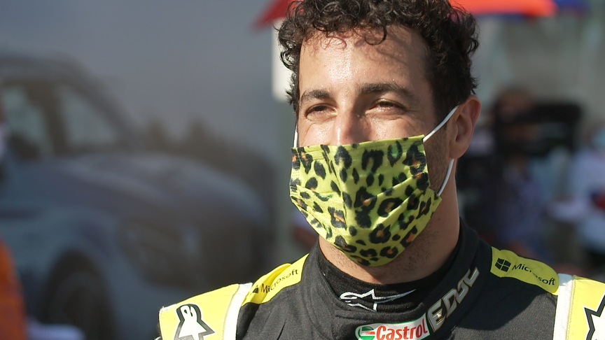 Daniel Ricciardo: Renault 'changed car' for qualifying after P17 finish in FP3