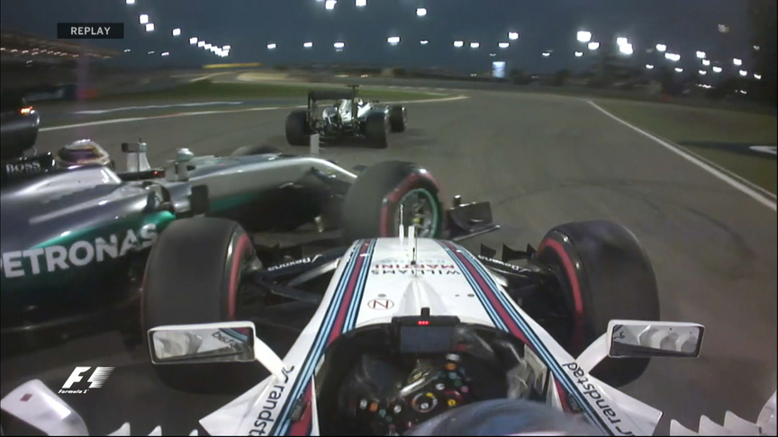 Race: First corner collision drops Hamilton back