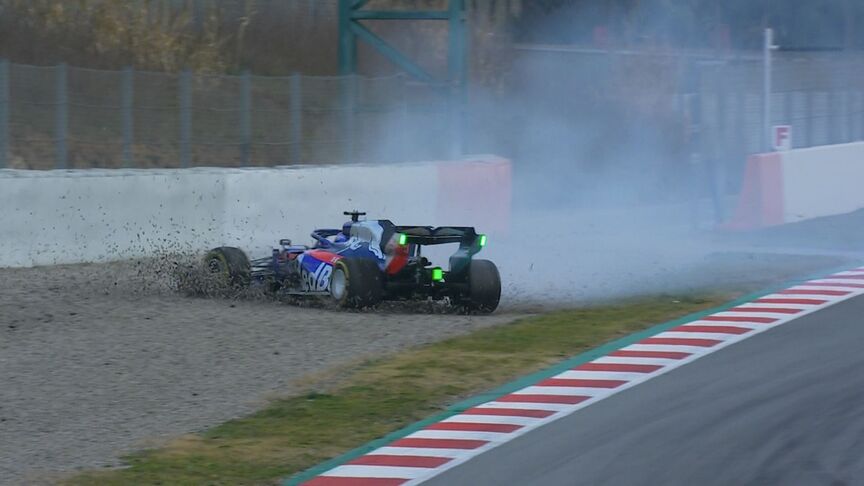 Testing Day 2: Albon suffers early spin on Toro Rosso debut