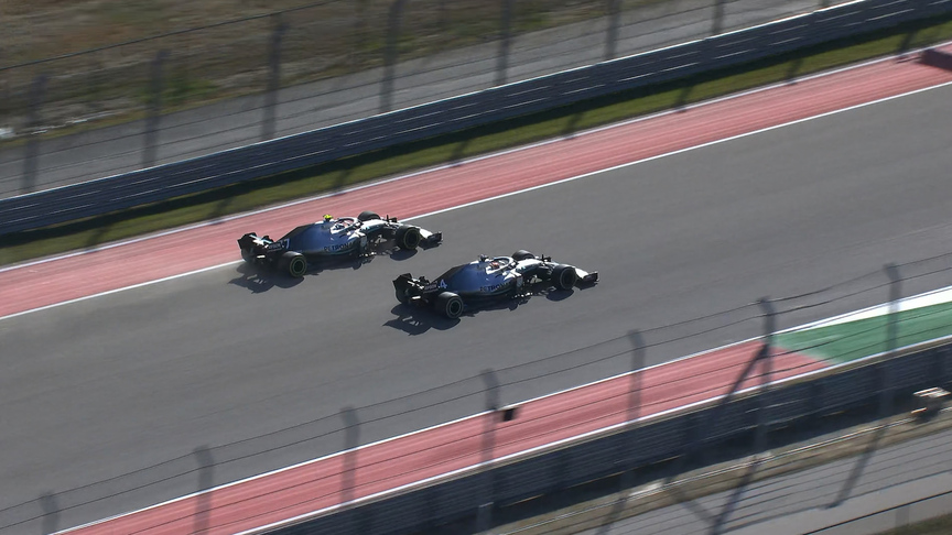 US GP: Bottas passes Hamilton for the lead at the second attempt